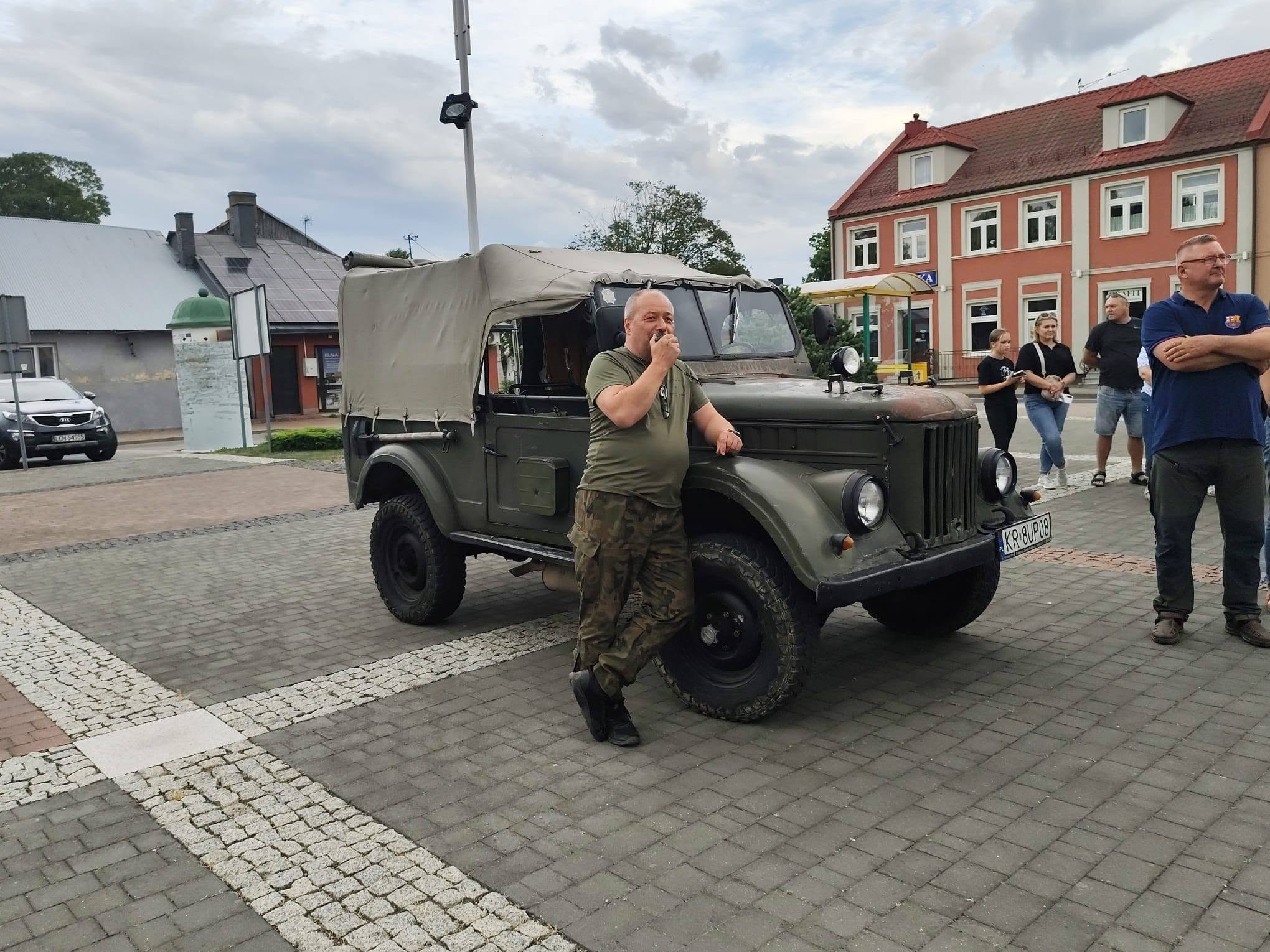 Przejazd kawalerzystów przez Wojsławice